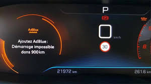 Désactivation AdBlue Dieppe : technicien effectuant un diagnostic complet du système SCR sur un véhicule diesel présentant un défaut antipollution.